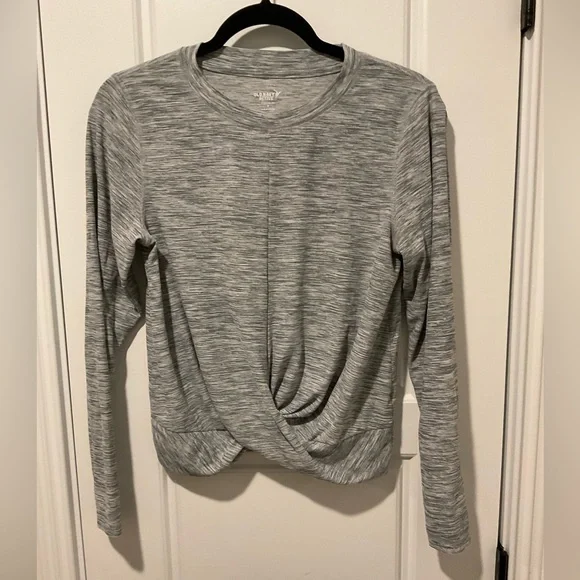 Old Navy Gray Long Sleeve Athletic Shirt Size Medium - Picture 1 of 3